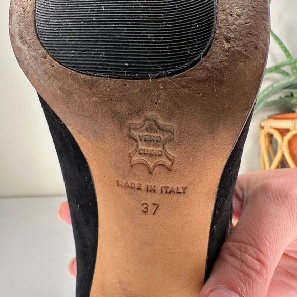 Anyi Lu Black Suede Heels 37 | Mary Jane Pumps with Gold Buckles | Made in Italy - Picture 10 of 13